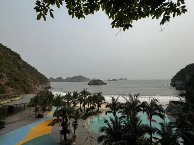 Estudio con vistas al océano — The Coastal Retreats with Mountain or Sea Views at Flamingo Cat Ba Resort with Private Beach and Onsen